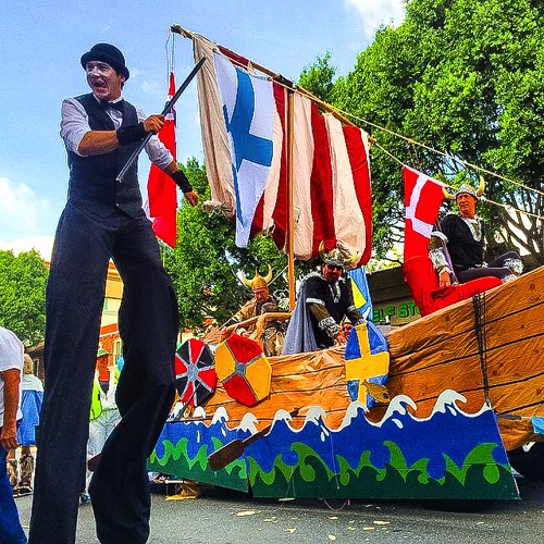 Doo Dah Parade
Float~Walking Doo Dah Parade
Float~Walking